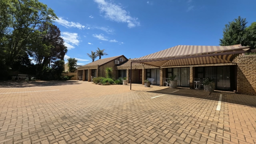 Commercial Property for Sale in Flamwood North West